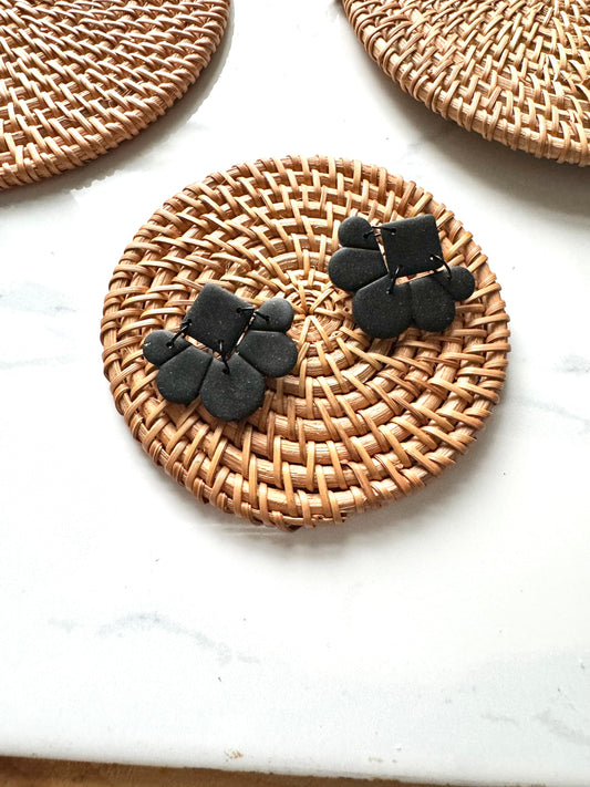 Black Scalloped Fan Studs