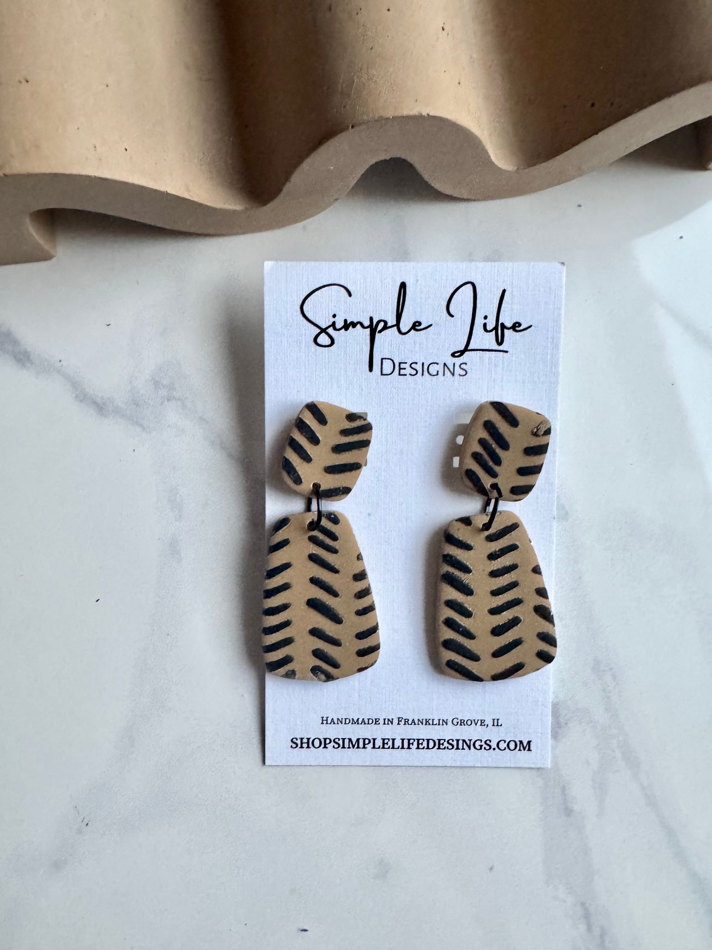 Black Design Latte Dangles