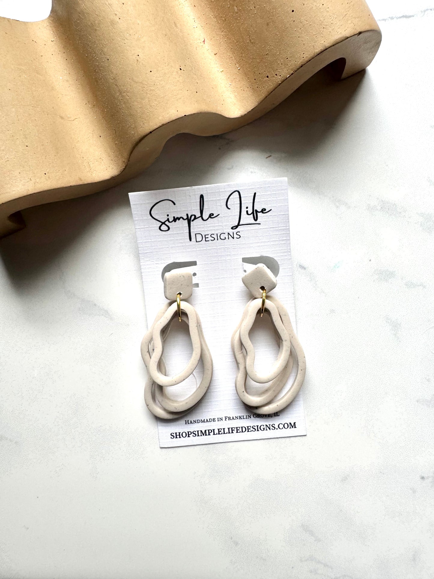 Organic Layered Dangles