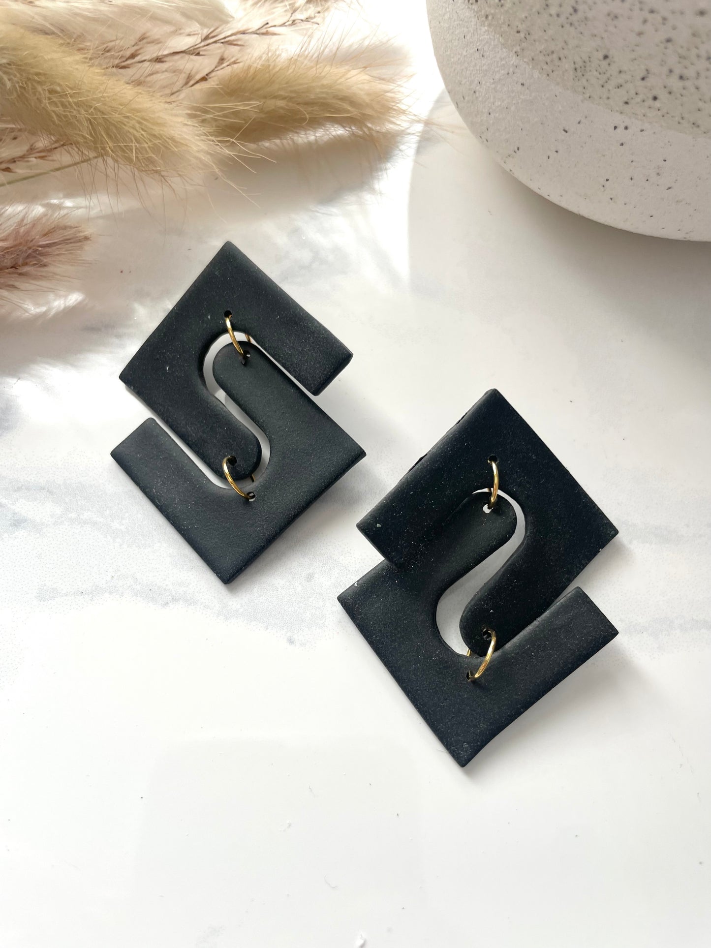 Interlocked Dangles- Black